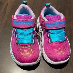 Toddler girls Sketchers light up shoes